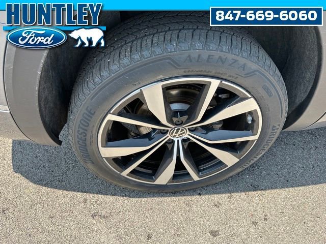 Used 2024 Volkswagen Atlas SEL Premium R-Line image 8