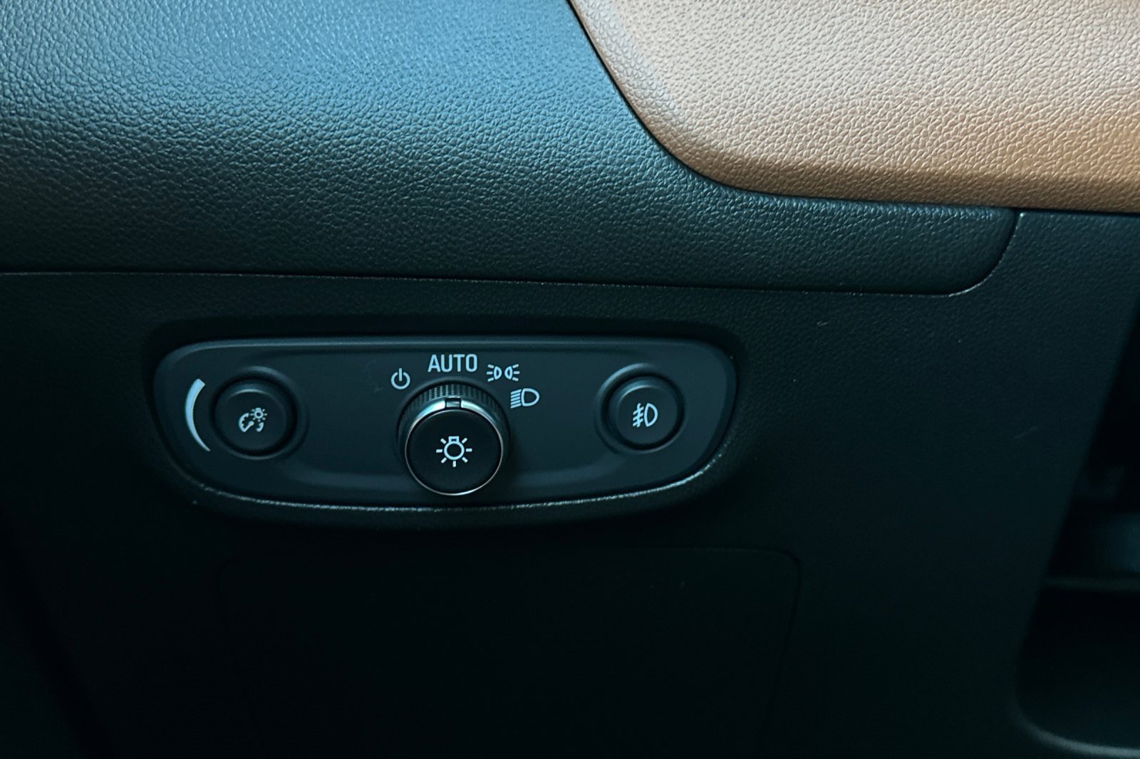 Used 2020 Buick Encore GX Essence image 28