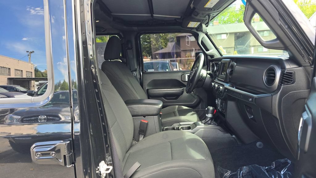 Used 2022 Jeep Wrangler Unlimited Sport AWD/4WD image 10
