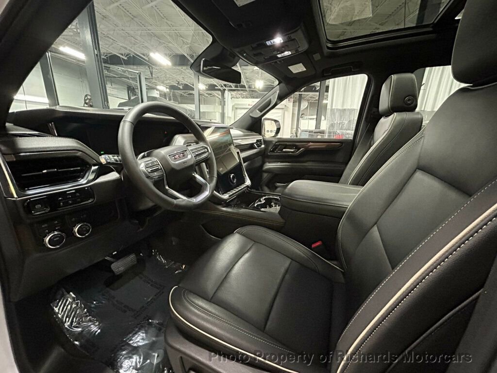 Used 2025 GMC Yukon XL Elevation AWD/4WD image 16