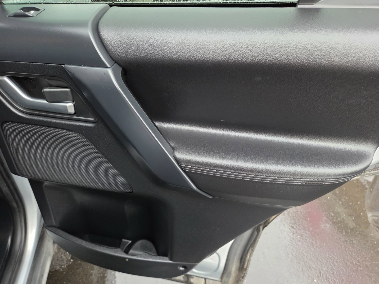 Used 2012 Land Rover LR2 HSE image 13