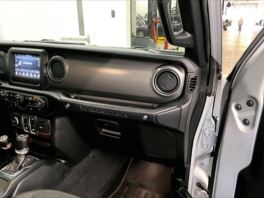 Used 2023 Jeep Wrangler Sport AWD/4WD image 13