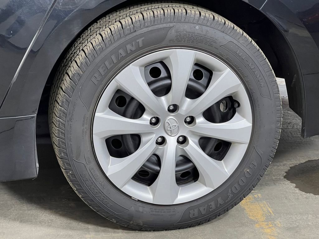 Used 2021 Toyota Corolla LE image 35