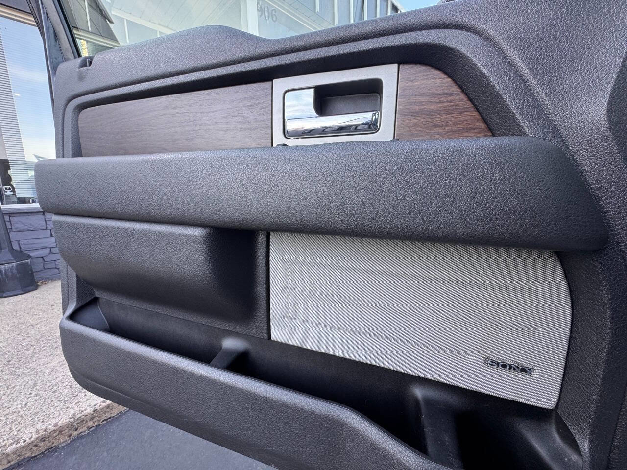 Used 2014 Ford F150 Lariat w/ Equipment Group 502A Luxury image 28