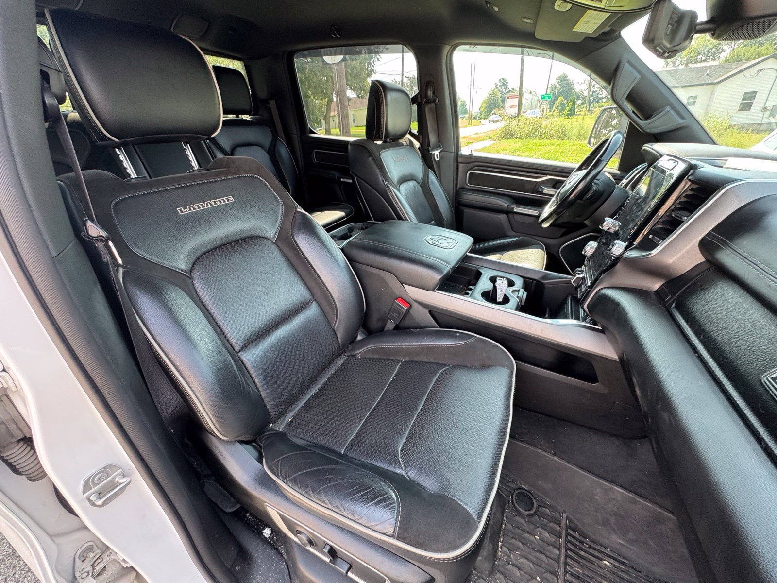 Used 2023 RAM 1500 Laramie AWD/4WD image 31