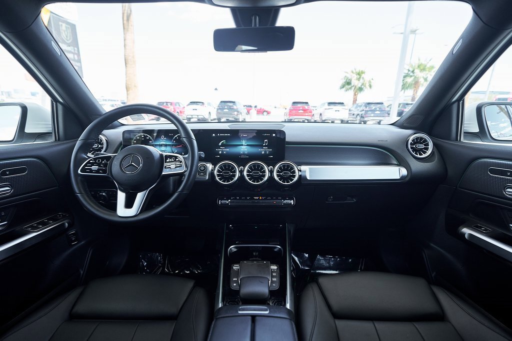 Used 2022 Mercedes-Benz GLB 250 4MATIC w/ Premium Package Lite image 33