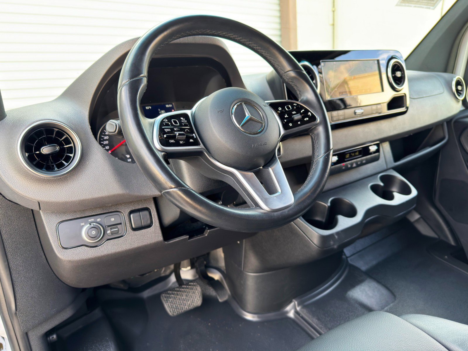 Used 2023 Mercedes-Benz Sprinter 2500 image 13