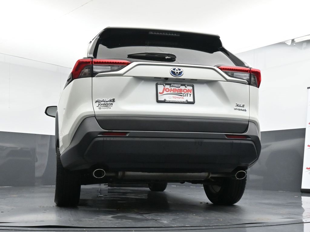 Used 2022 Toyota RAV4 XLE Premium image 22