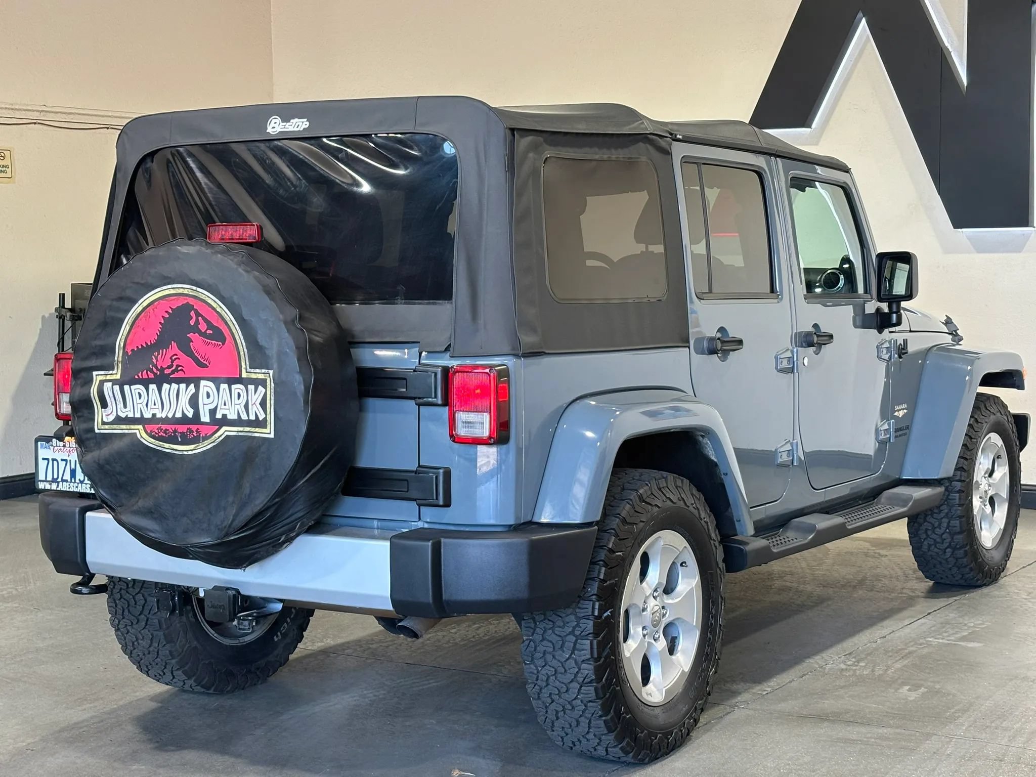 Used 2014 Jeep Wrangler Unlimited Sahara AWD/4WD image 4