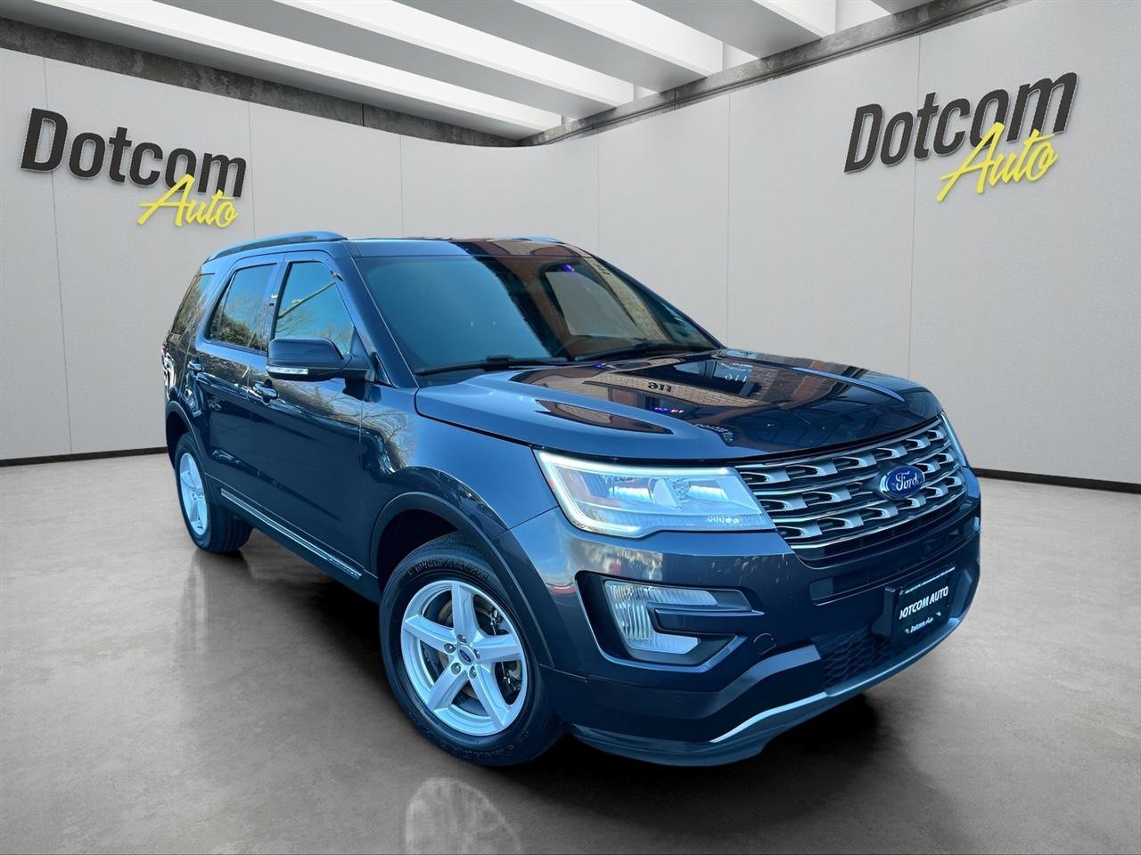 Used 2017 Ford Explorer XLT AWD/4WD image 15