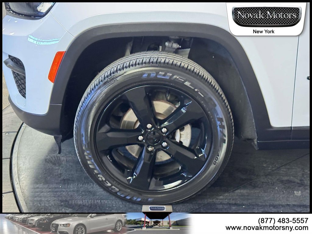 Used 2023 Jeep Grand Cherokee Altitude image 10