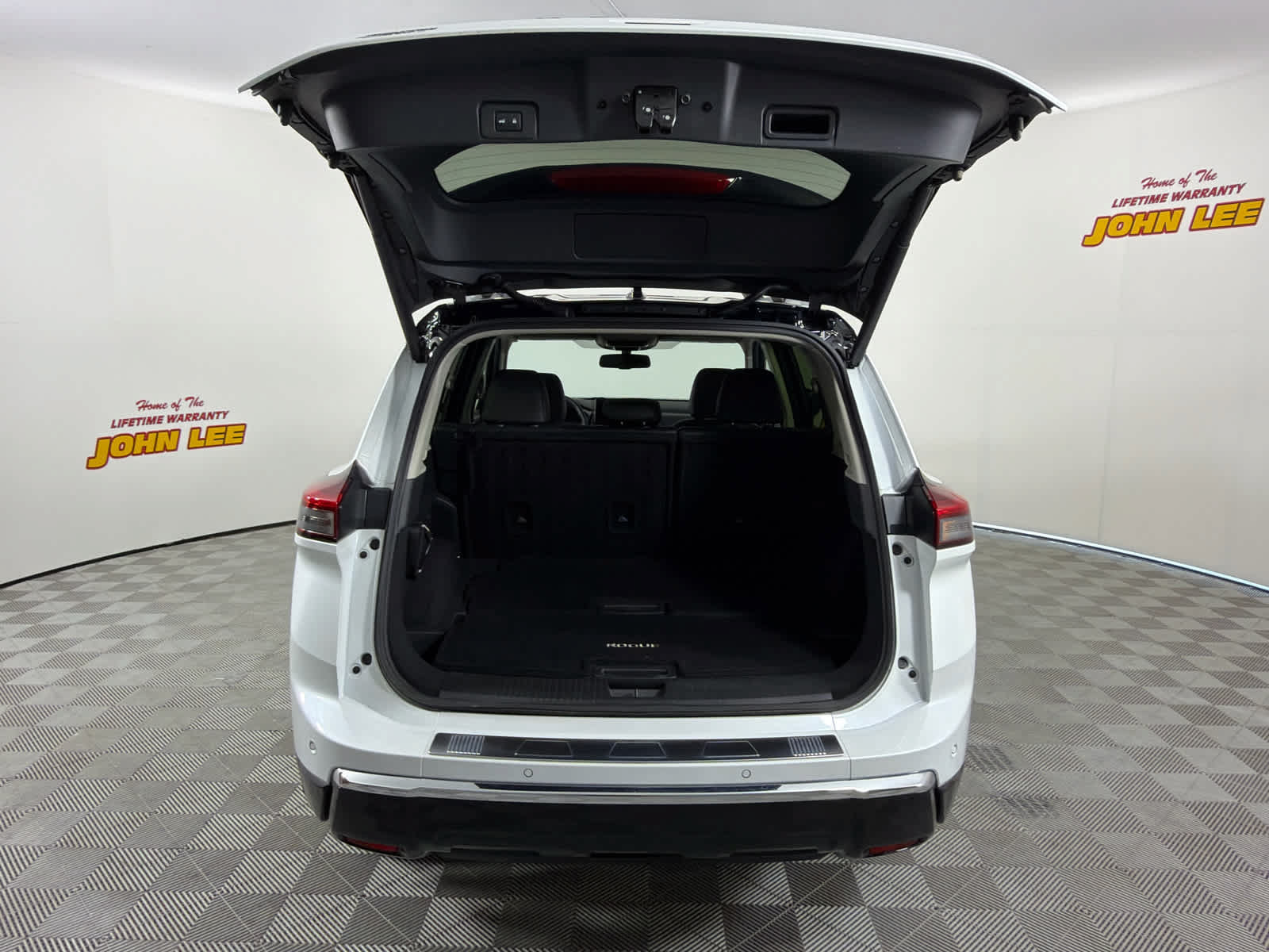 Certified 2026 Nissan Rogue Platinum AWD/4WD image 5