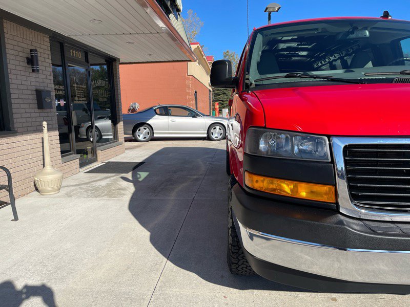 Used 2019 GMC Savana 2500 w/ Enhanced Convenience Package image 6