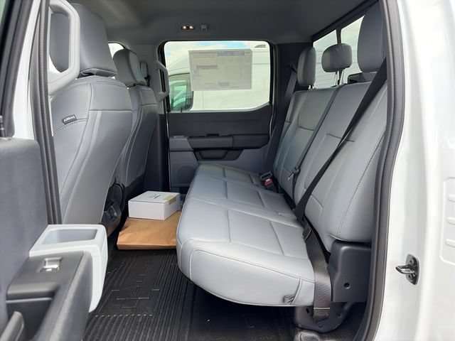 New 2026 Ford F550 4x4 Crew Cab image 22