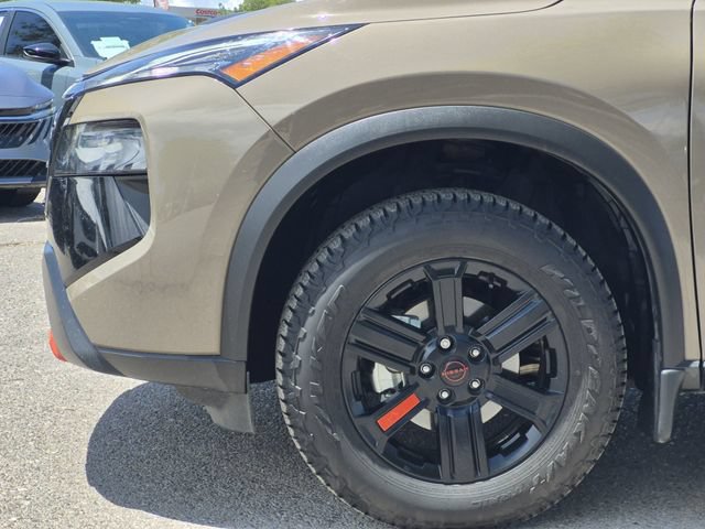 Certified 2025 Nissan Rogue SV AWD/4WD image 6