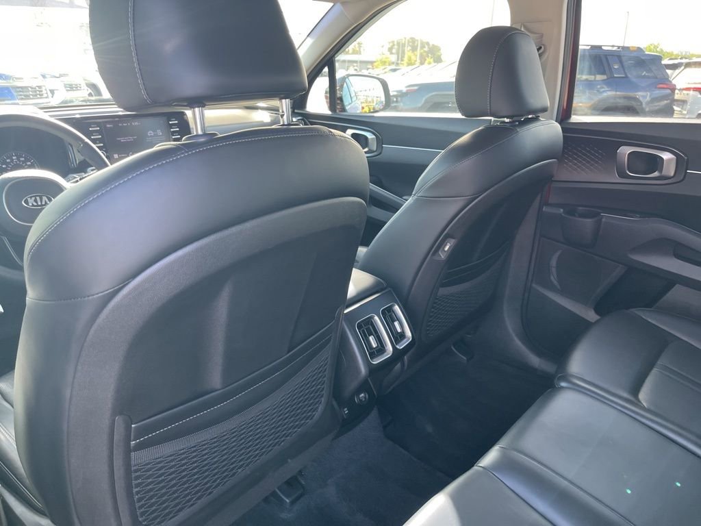 Used 2021 Kia Sorento S image 21