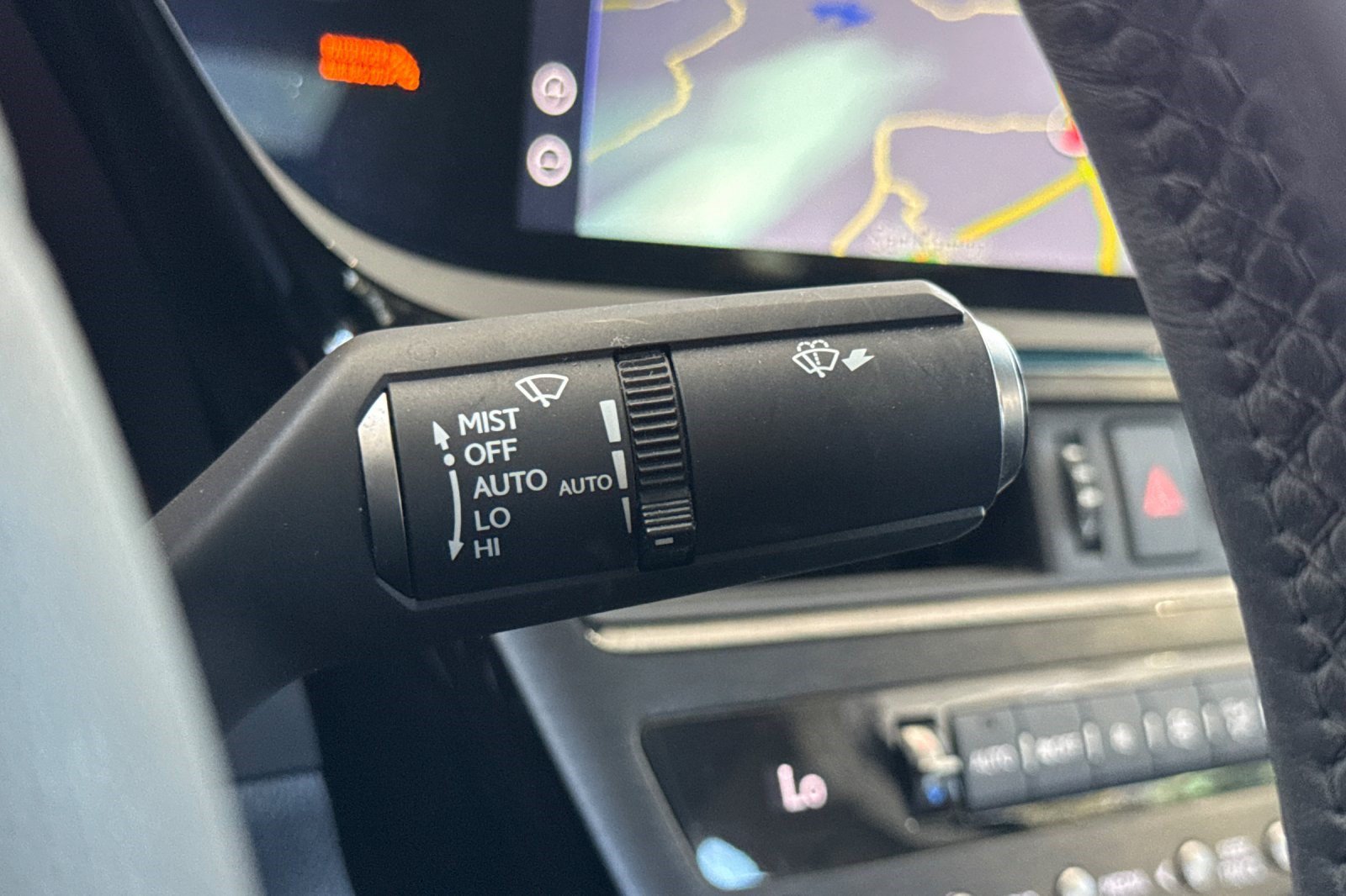 Certified 2022 Lexus ES 300h w/ Premium Package FWD image 33