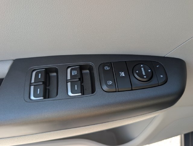 Used 2020 Kia Sportage LX FWD image 18