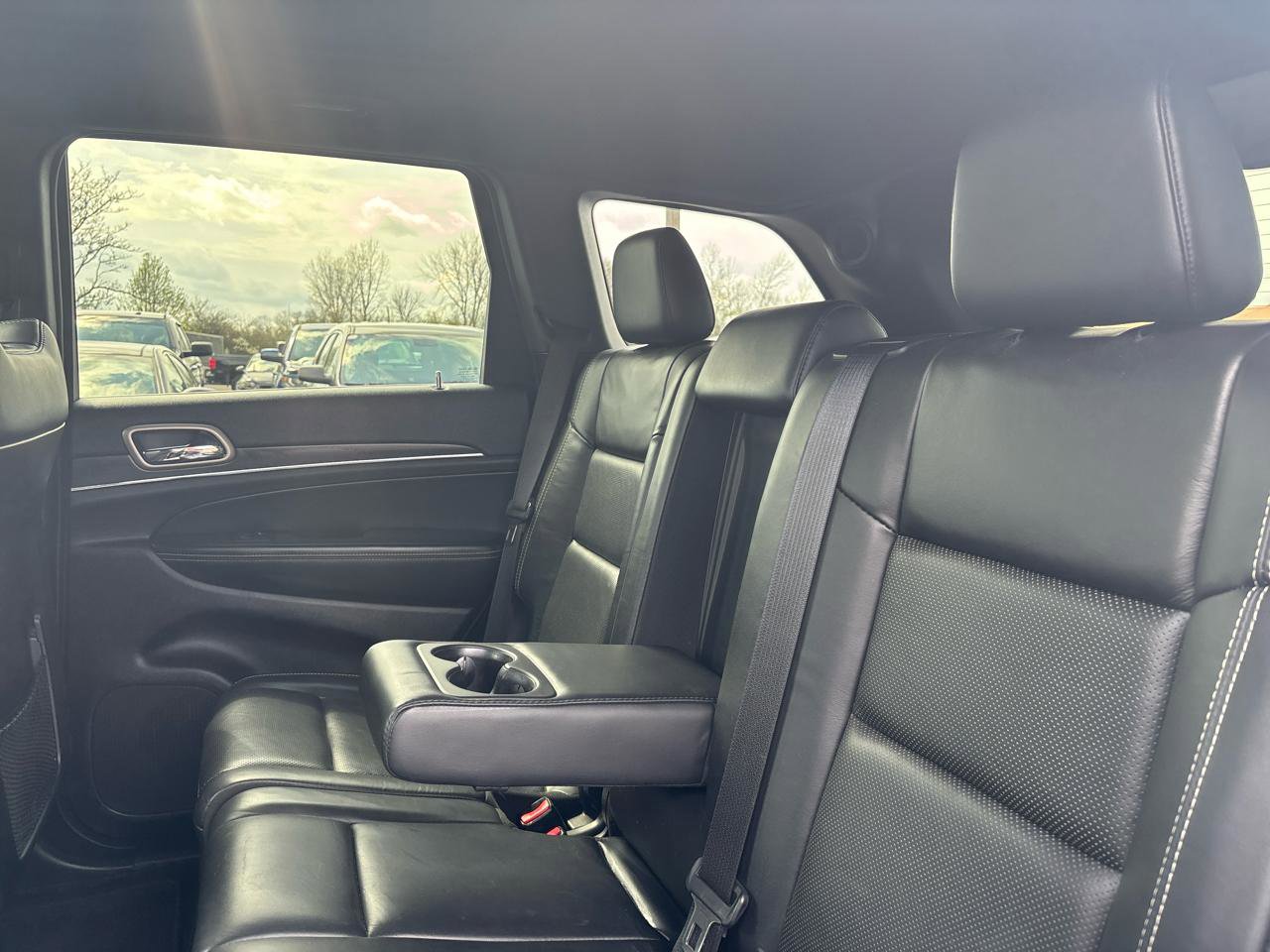 Used 2014 Jeep Grand Cherokee Limited w/ Luxury Group II AWD/4WD image 16