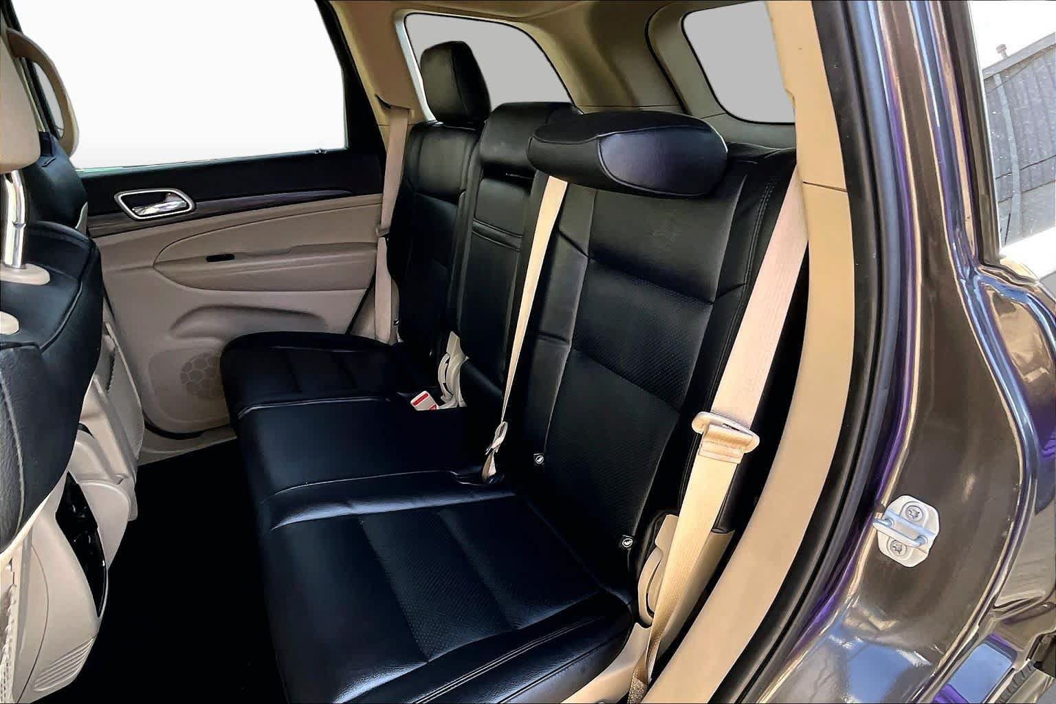 Used 2020 Jeep Grand Cherokee Laredo RWD image 23