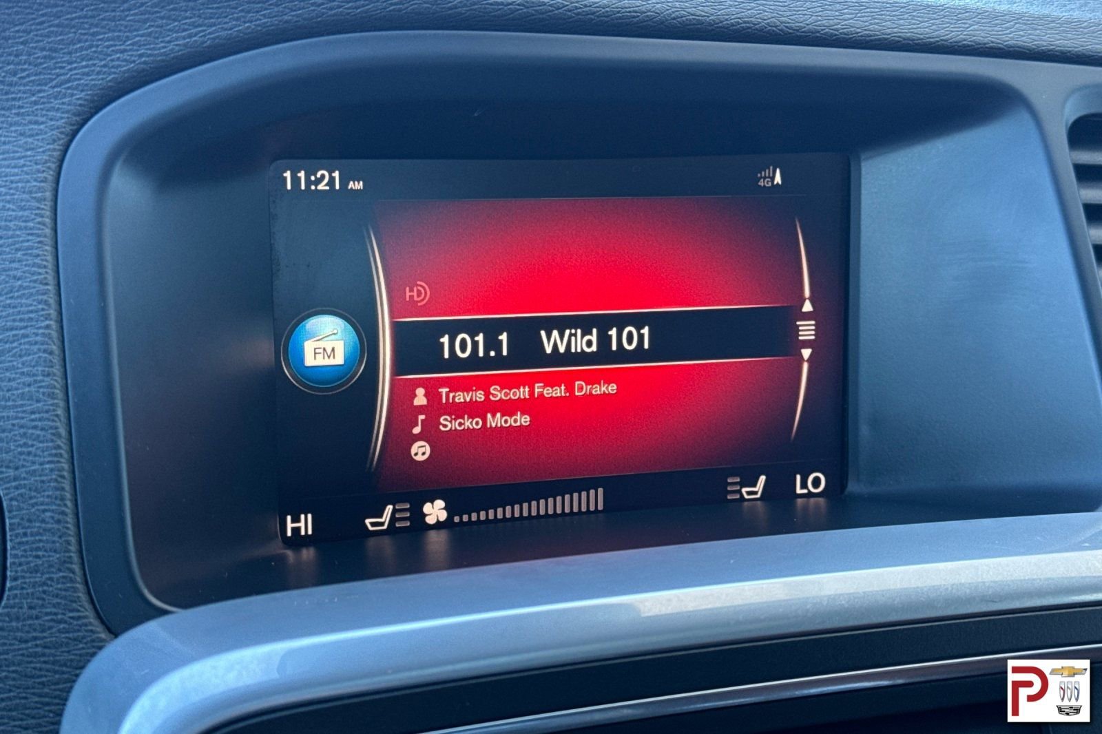 Used 2018 Volvo V60 T5 Cross Country image 22