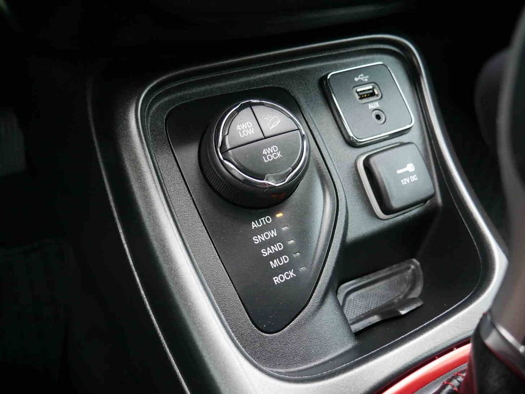 Used 2018 Jeep Compass Trailhawk w/ Leather Interior Group image 36