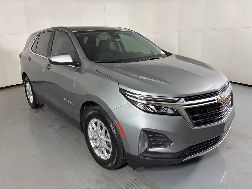 Used 2023 Chevrolet Equinox LT image 2