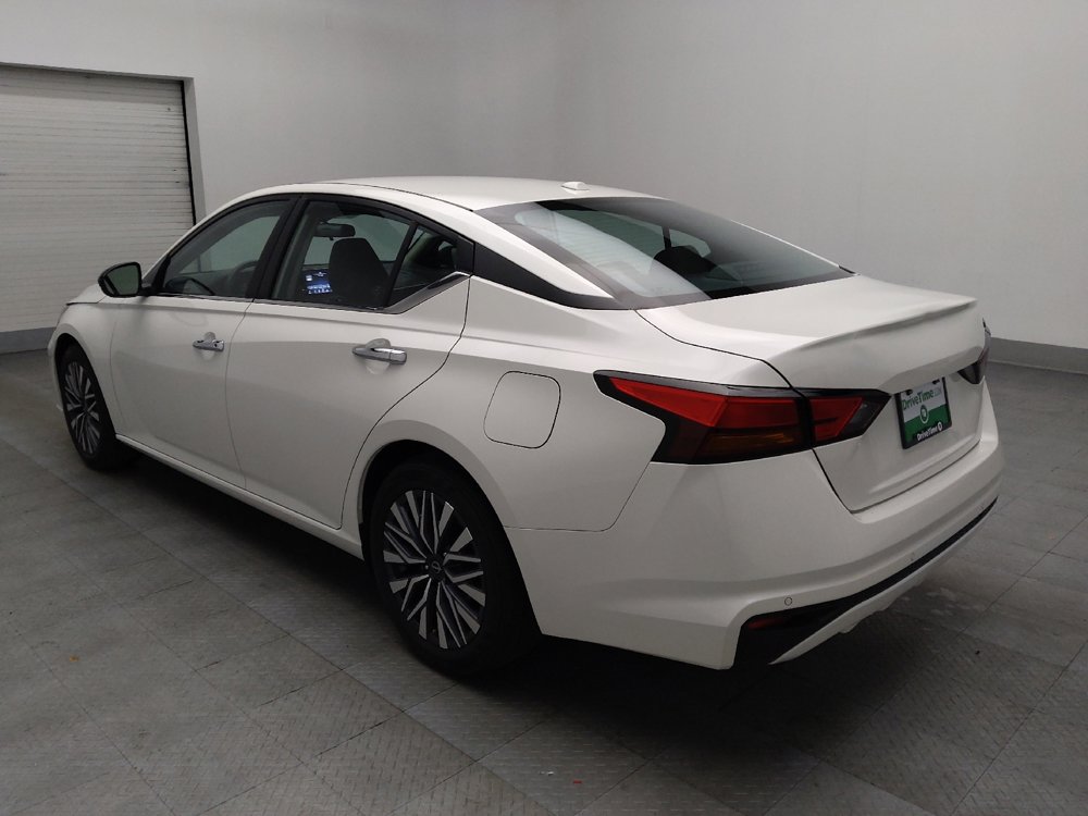 Used 2024 Nissan Altima 2.5 SV image 5