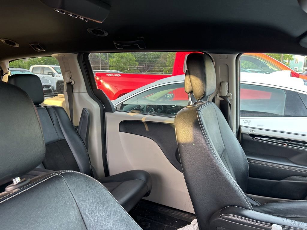 Used 2019 Dodge Grand Caravan SXT FWD image 11