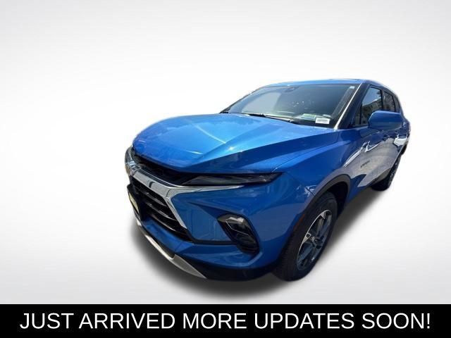 Used 2025 Chevrolet Blazer LT AWD/4WD image 1
