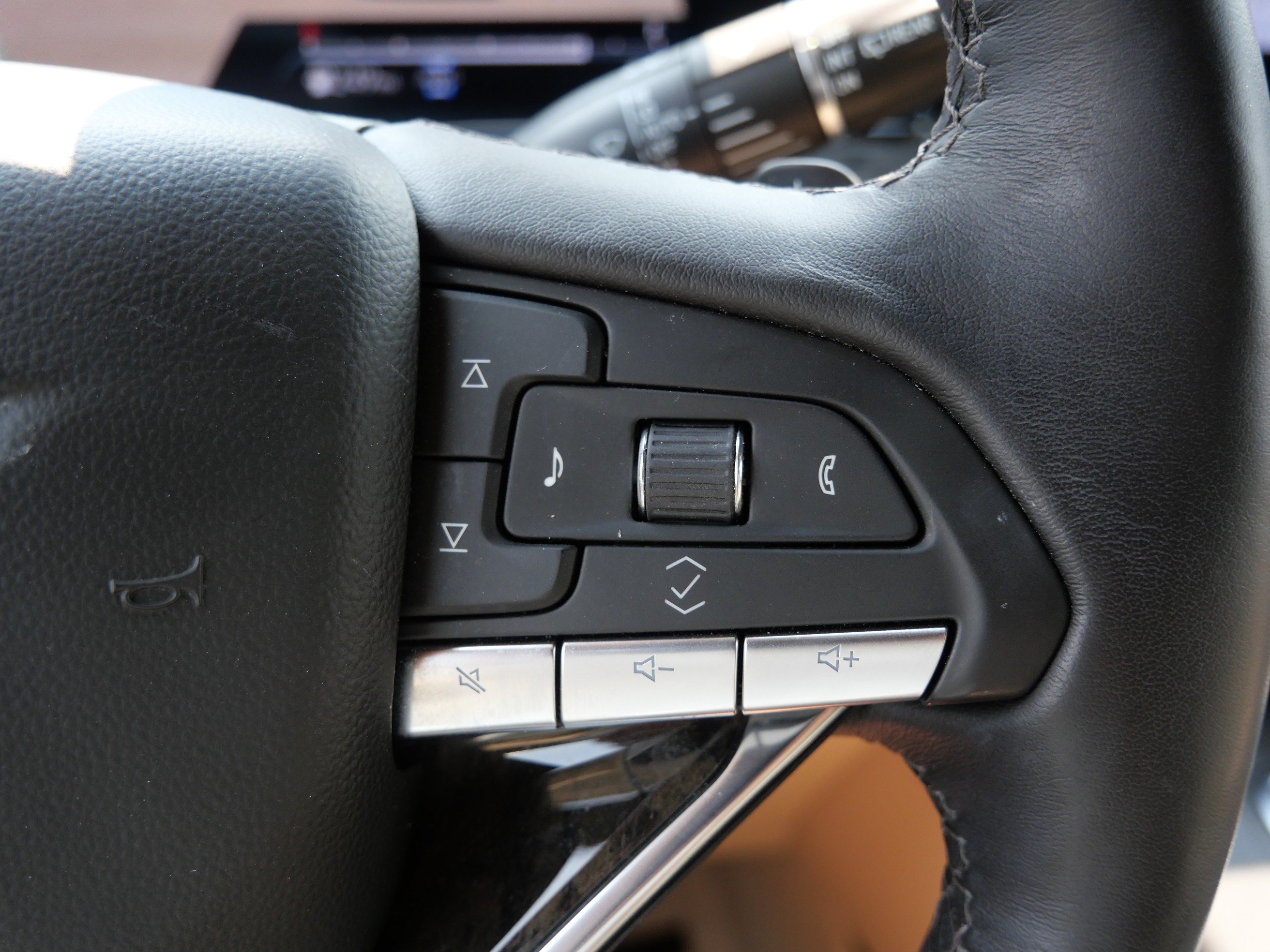Used 2024 Cadillac Escalade Premium Luxury AWD/4WD image 29