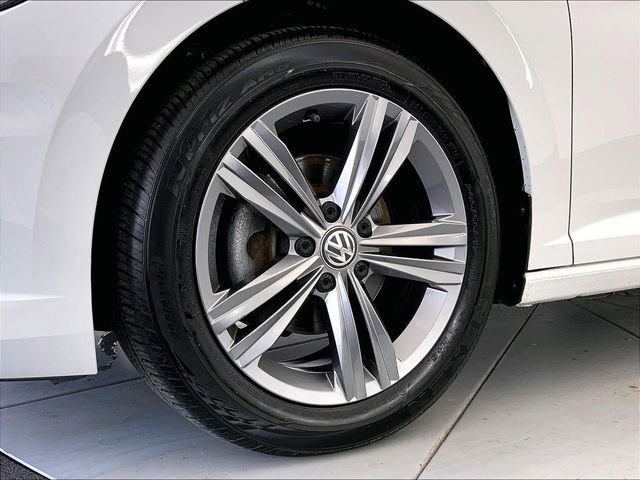 Used 2020 Volkswagen Jetta R-Line w/ R-Line Cold Weather Package image 9