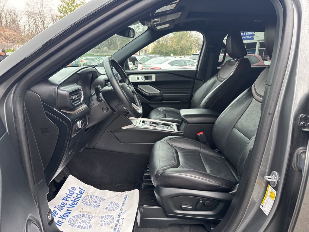 Used 2023 Ford Explorer Platinum w/ Technology Package image 21
