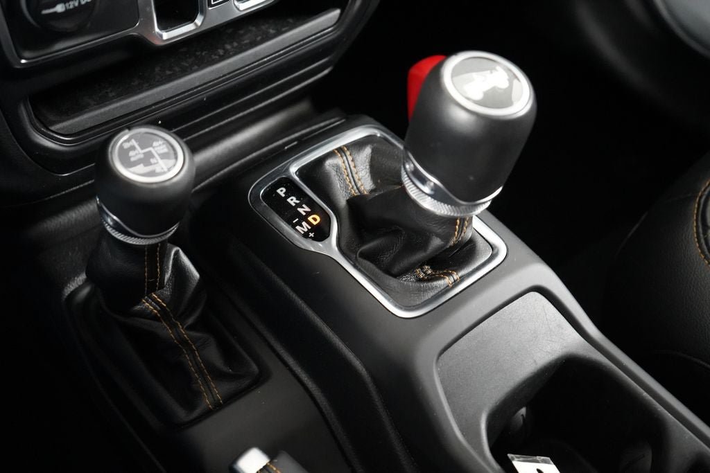 Used 2023 Jeep Wrangler Unlimited Sahara AWD/4WD image 23
