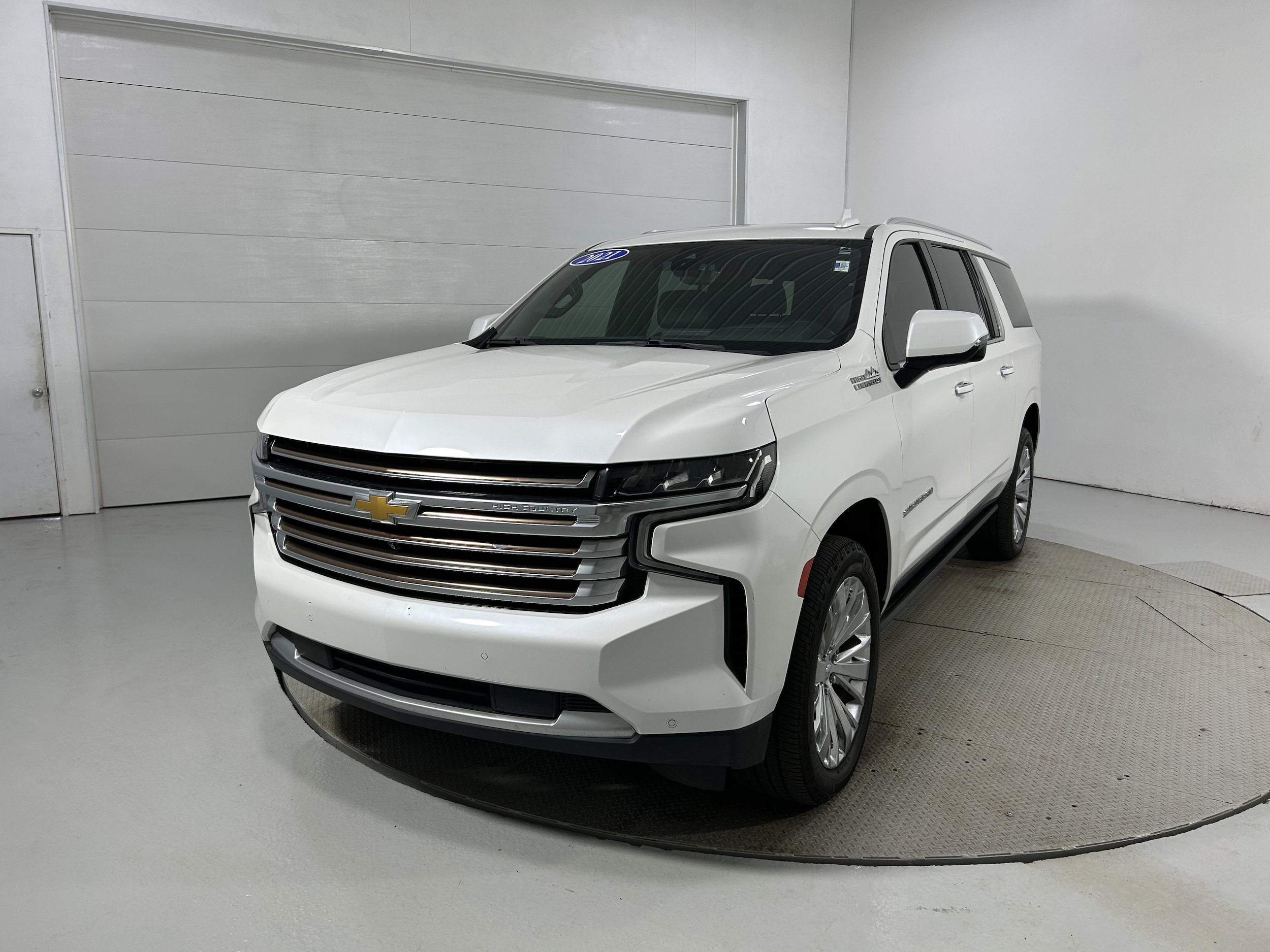 Used 2021 Chevrolet Suburban High Country w/ Premium Package AWD/4WD image 21