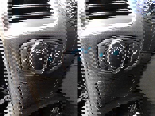 Used 2024 Ford Edge SE w/ Black Appearance Package image 19