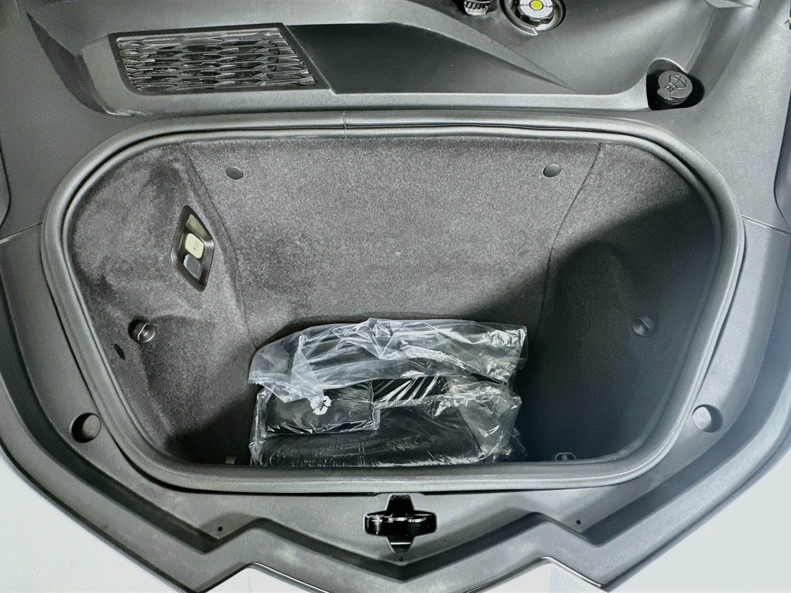 Used 2020 Chevrolet Corvette Stingray Premium Cpe w/ 3LT Preferred Equipment Group RWD image 37