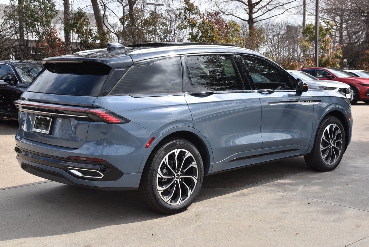New 2026 Lincoln Nautilus Reserve AWD/4WD image 13