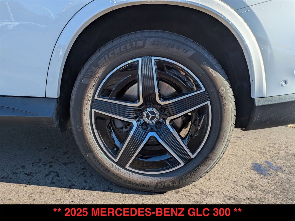 Used 2025 Mercedes-Benz GLC 300 GLC 300 image 29