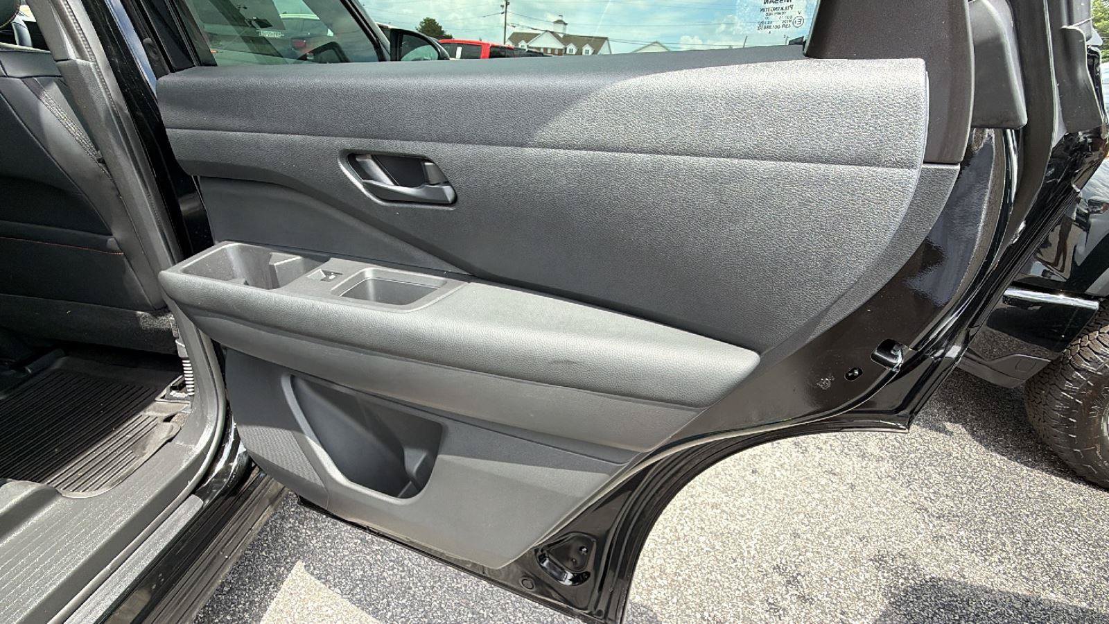 Used 2024 Nissan Pathfinder Rock Creek AWD/4WD image 17