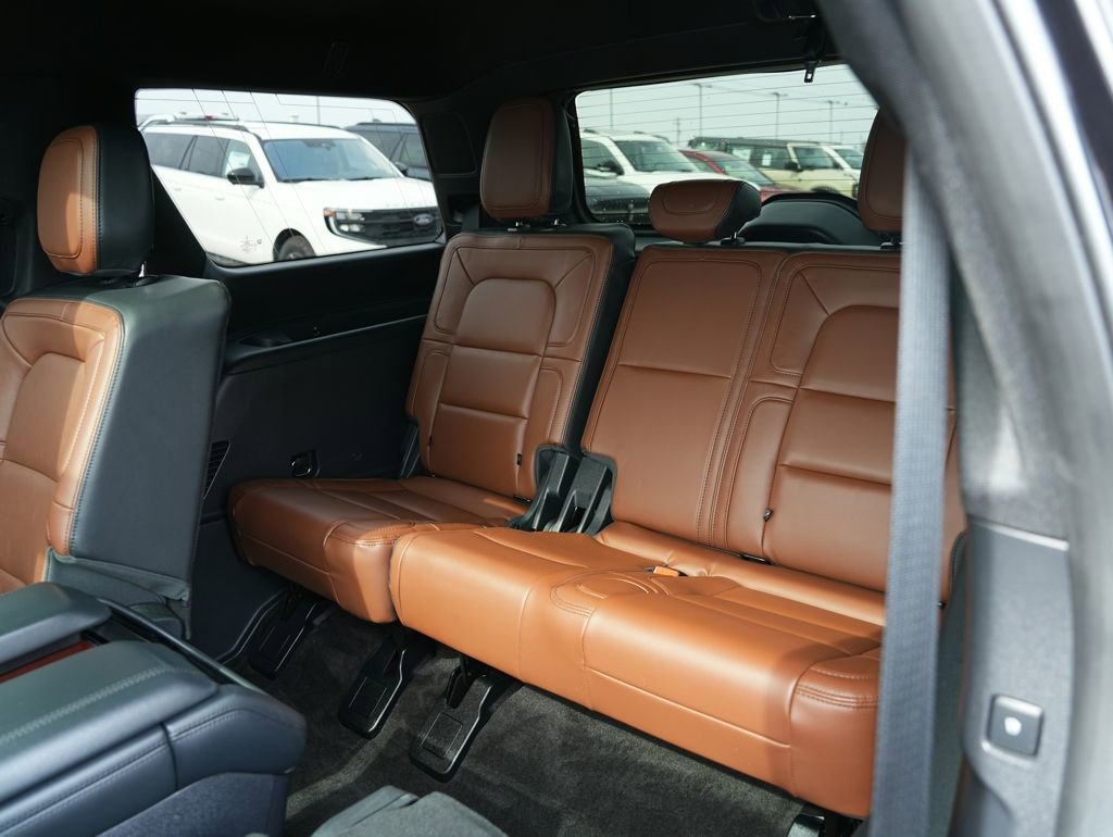 Used 2023 Lincoln Navigator Reserve w/ Equipment Group 201A AWD/4WD image 26