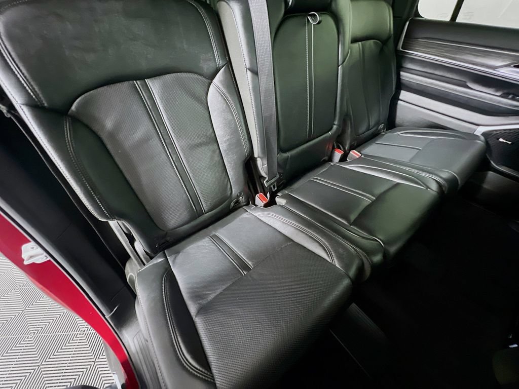 Used 2023 Jeep Wagoneer Series II AWD/4WD image 29