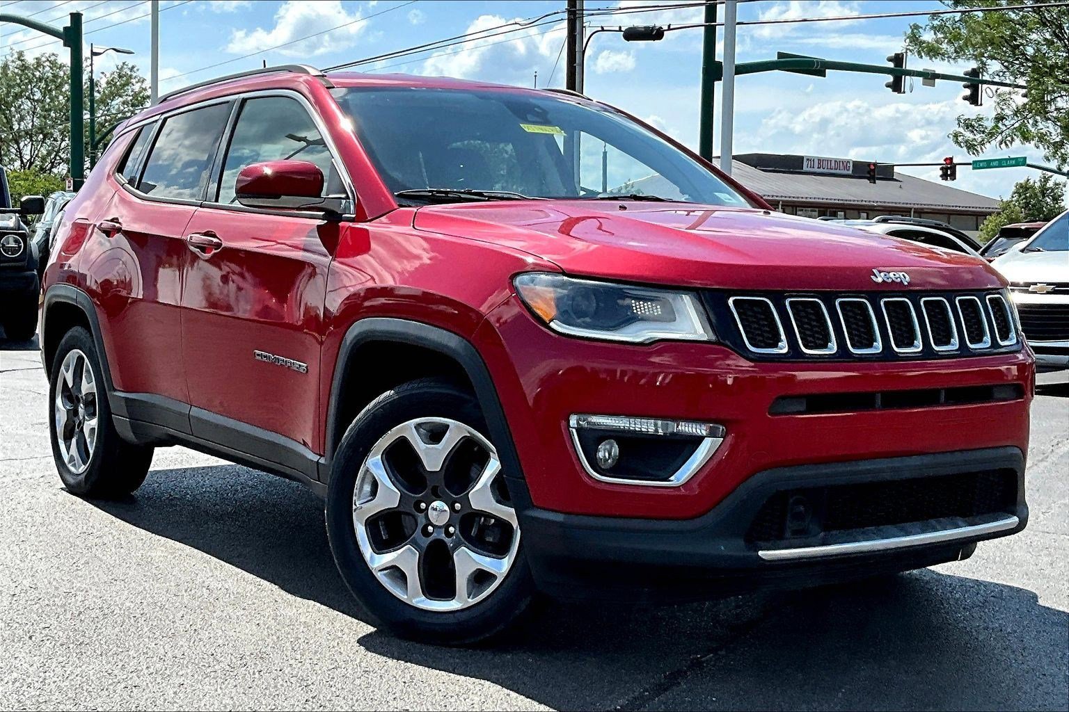 Used 2018 Jeep Compass Limited w/ Navigation Group FWD image 3