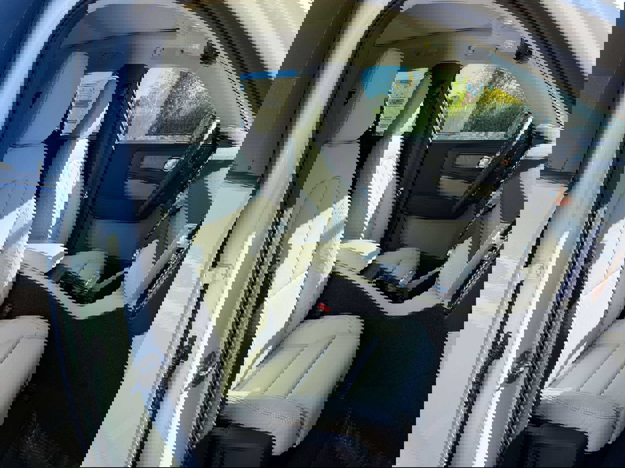 New 2026 Volvo XC40 B5 Plus w/ Protection Package Premier image 8