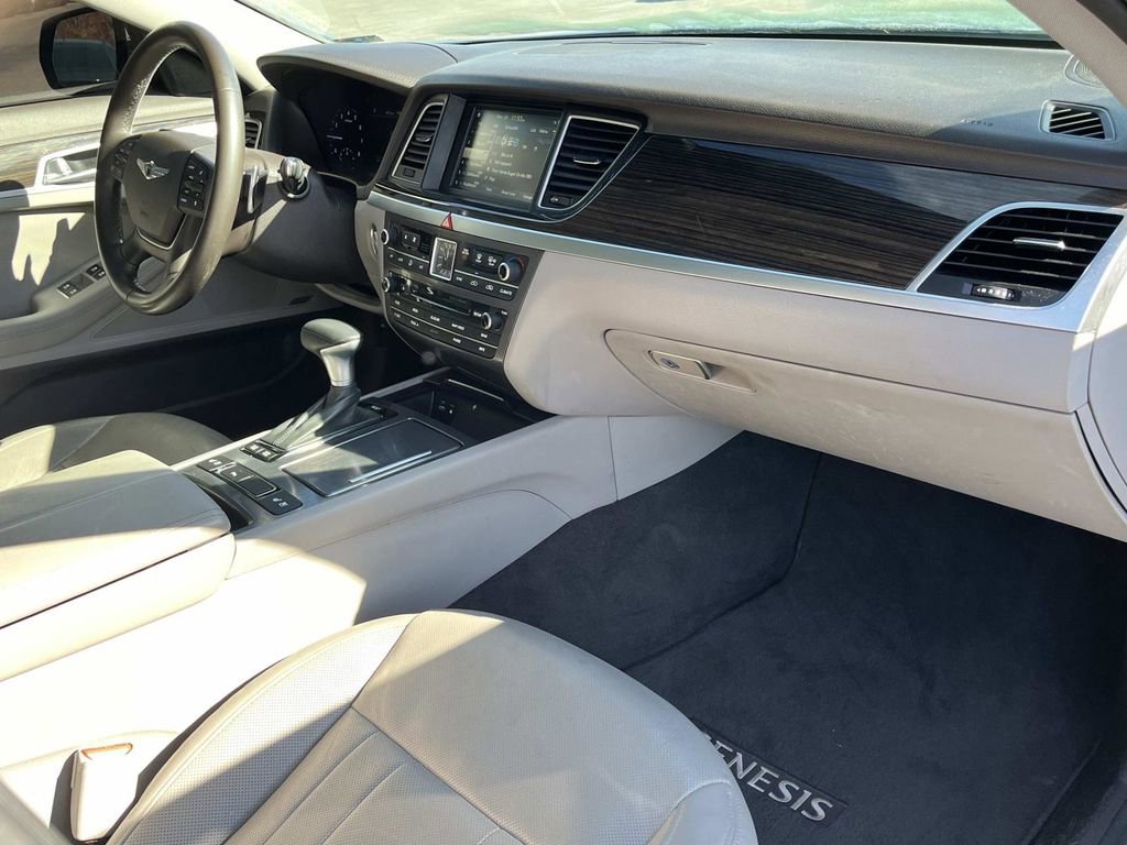 Used 2018 Genesis G80 3.8 w/ Option Group 02 image 23