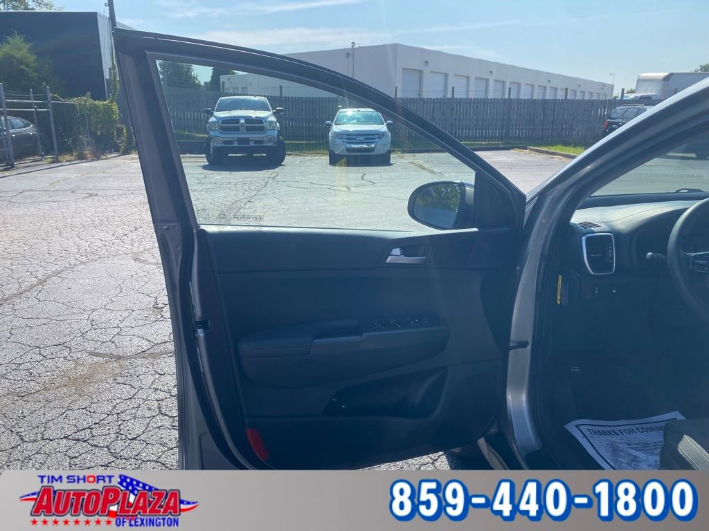 Used 2020 Kia Sportage LX image 19