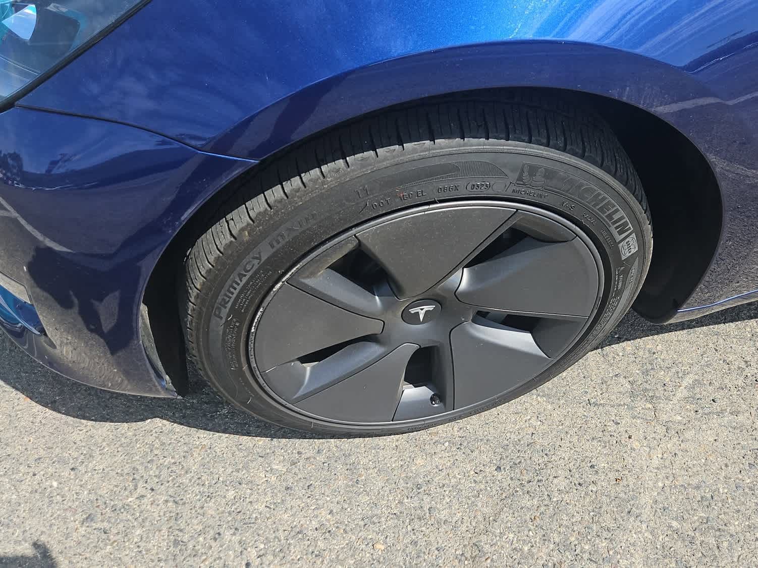 Used 2023 Tesla Model 3 Standard Range image 3