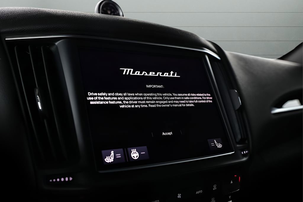Used 2023 Maserati Levante Modena image 25