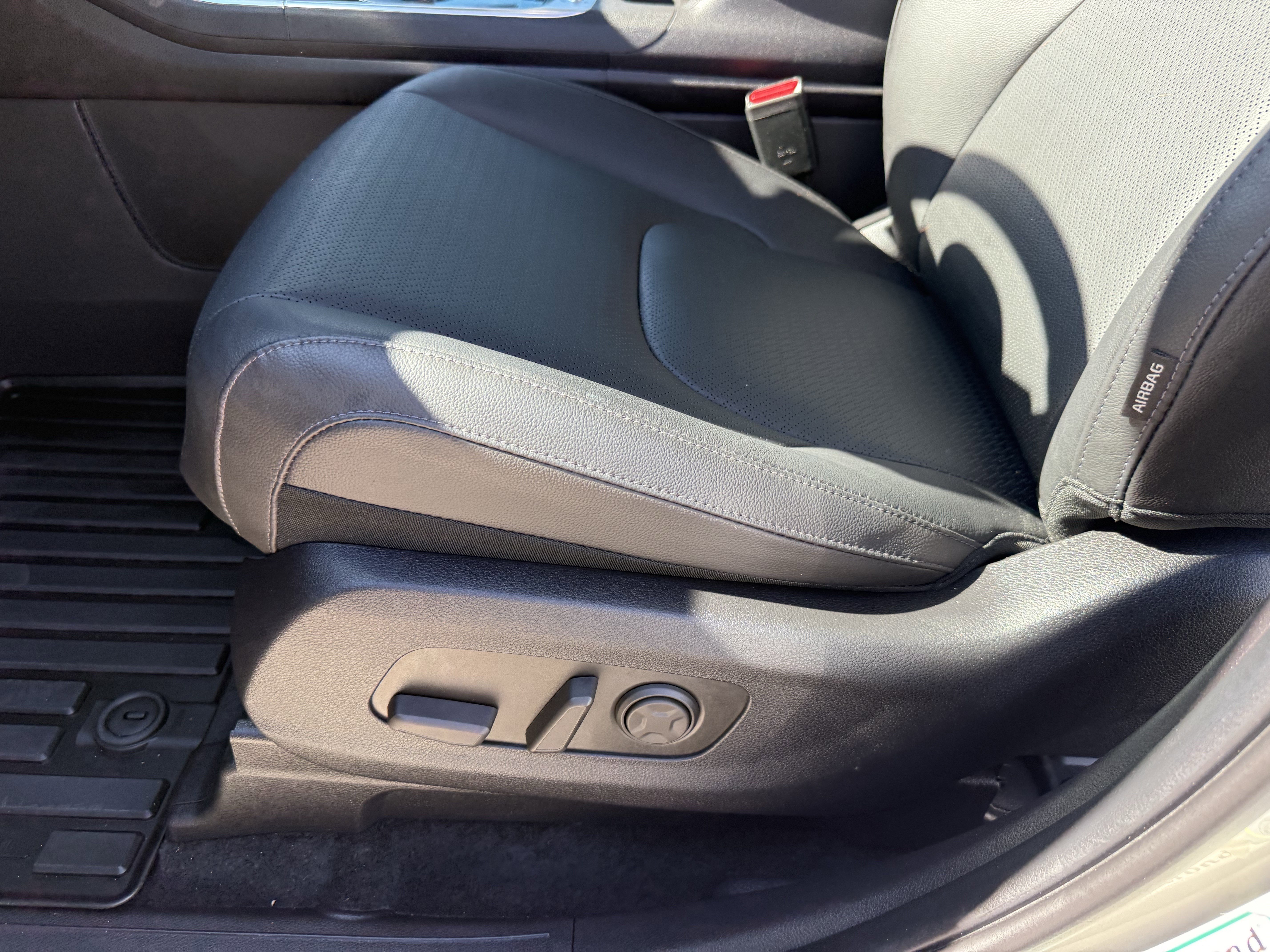 Used 2026 Kia Carnival SX Prestige image 28