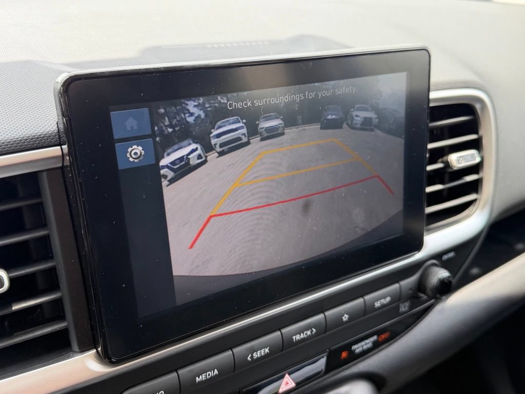 Used 2025 Hyundai Venue SEL FWD image 21